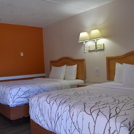 Canadas Best Value Inn & Suites-Castlegar Esterno foto