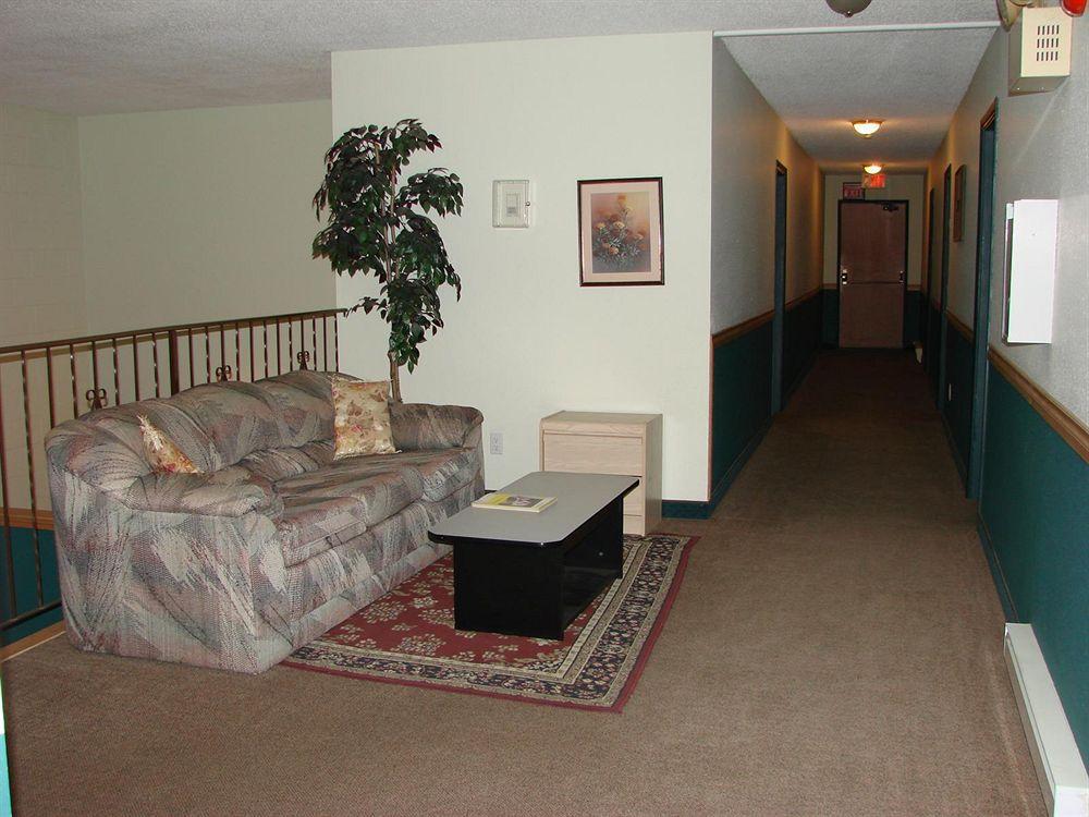 Canadas Best Value Inn & Suites-Castlegar Esterno foto