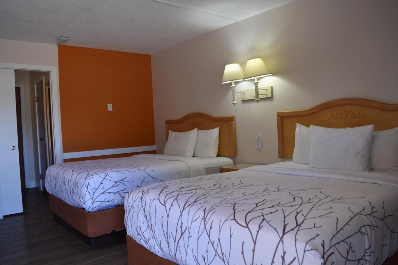 Canadas Best Value Inn & Suites-Castlegar Esterno foto