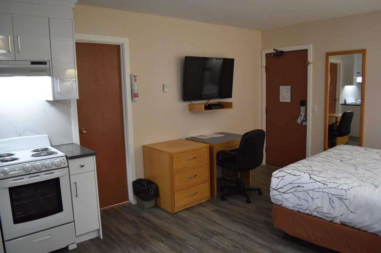 Canadas Best Value Inn & Suites-Castlegar Esterno foto