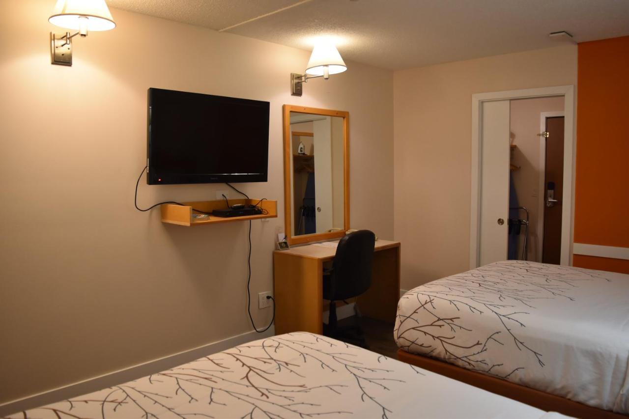 Canadas Best Value Inn & Suites-Castlegar Esterno foto