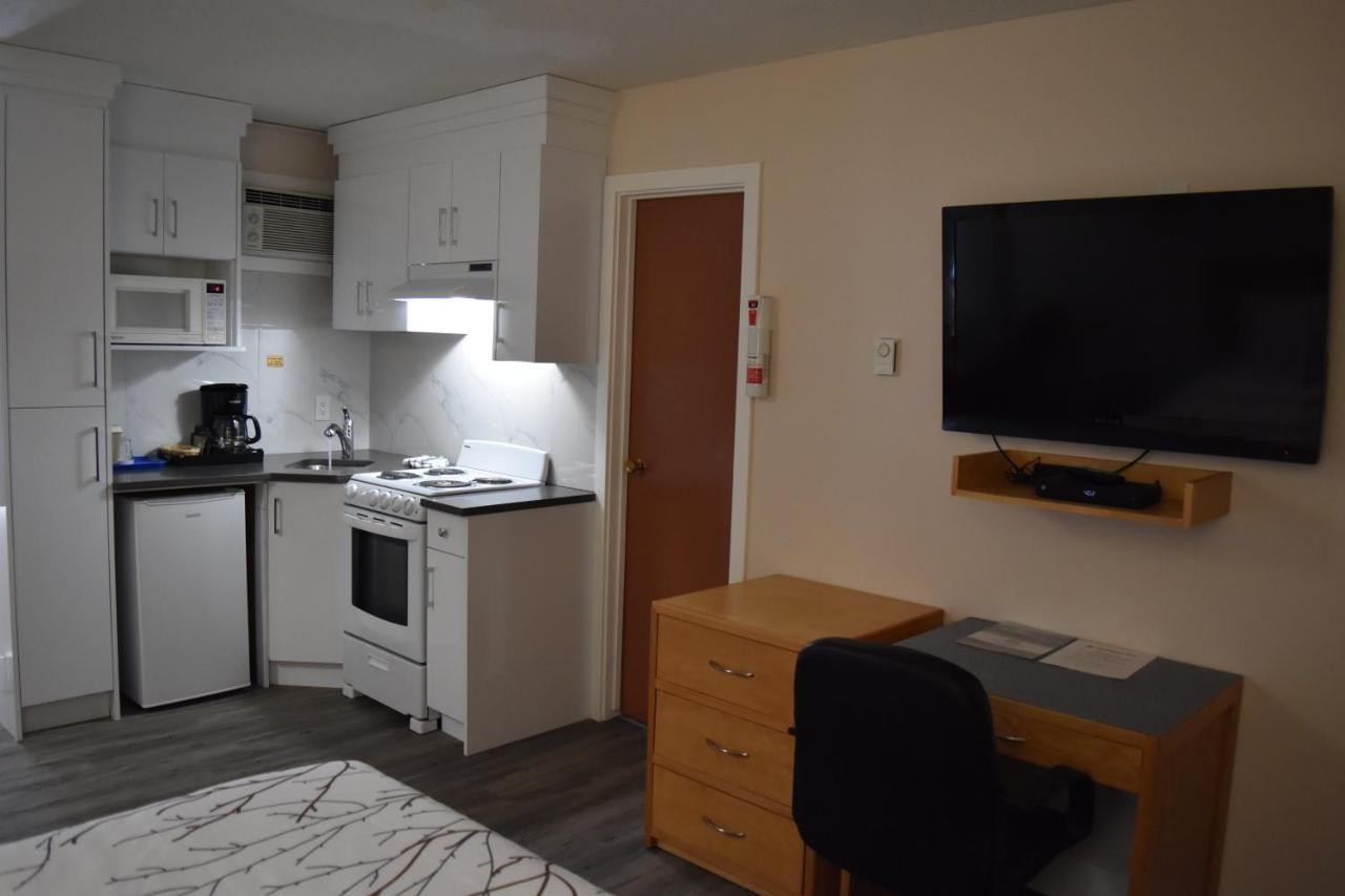 Canadas Best Value Inn & Suites-Castlegar Esterno foto