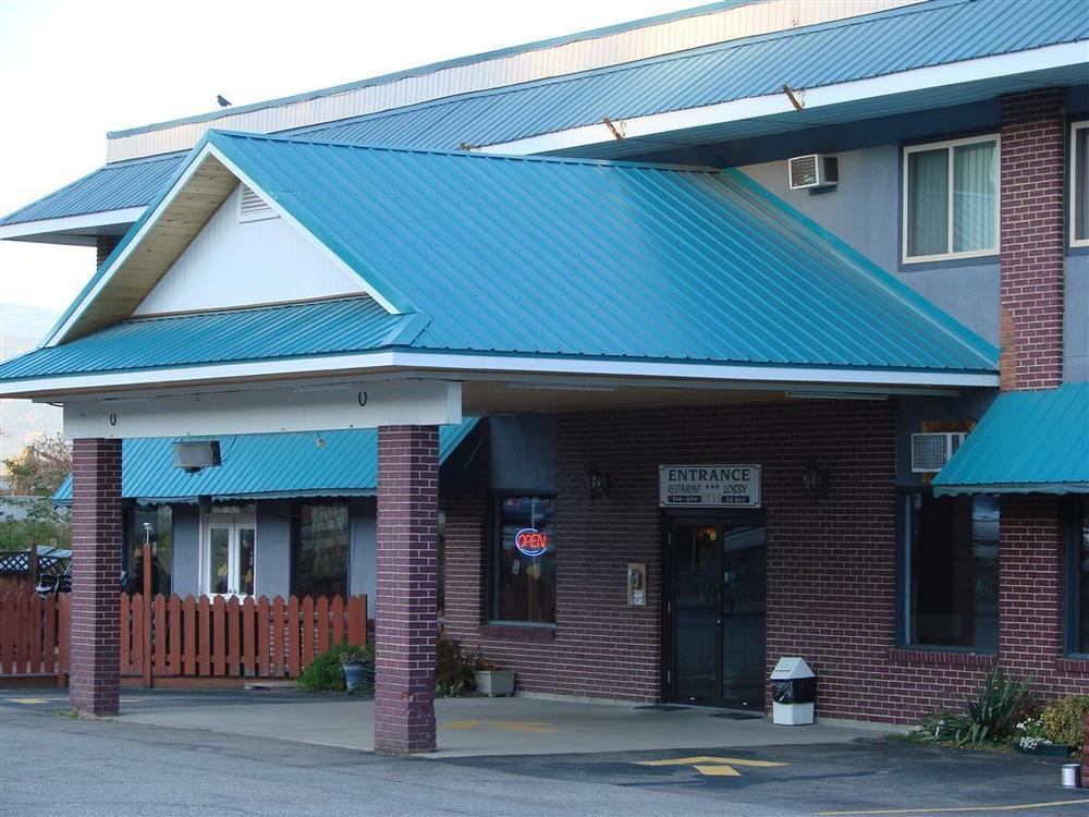 Canadas Best Value Inn & Suites-Castlegar Esterno foto