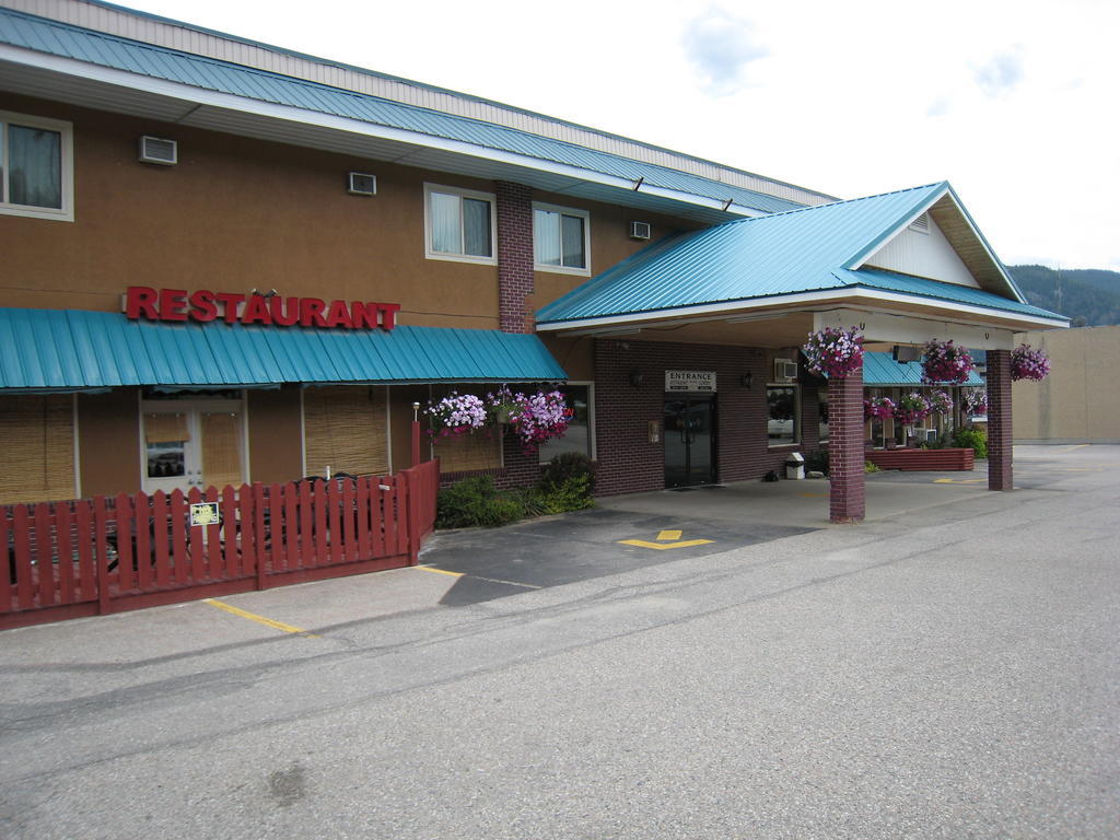 Canadas Best Value Inn & Suites-Castlegar Esterno foto