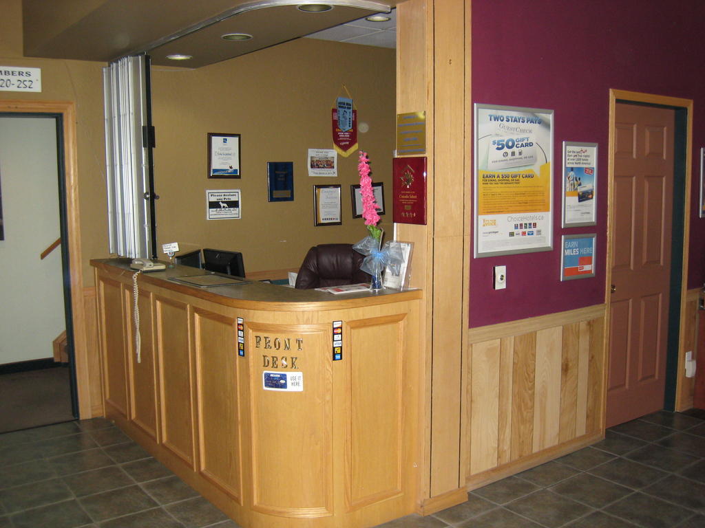 Canadas Best Value Inn & Suites-Castlegar Esterno foto