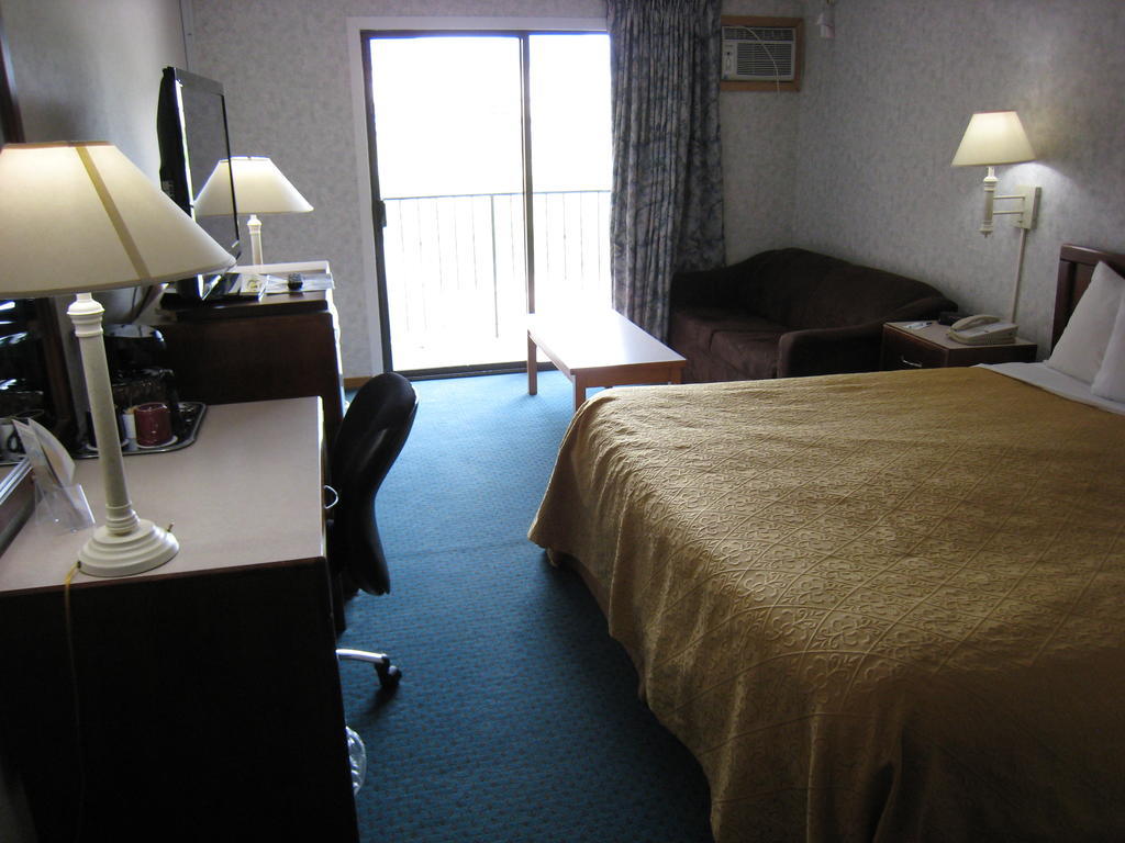 Canadas Best Value Inn & Suites-Castlegar Camera foto