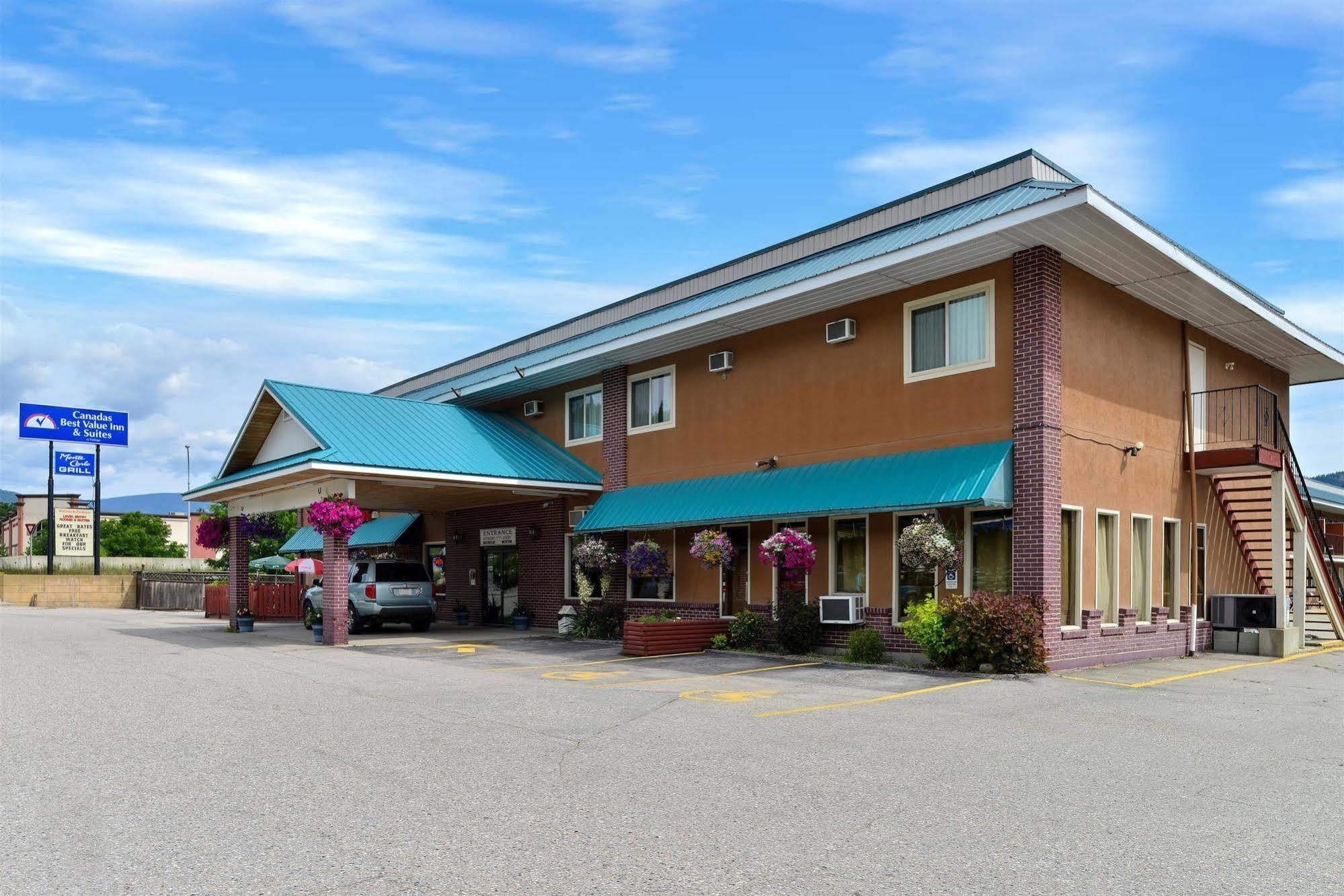 Canadas Best Value Inn & Suites-Castlegar Esterno foto