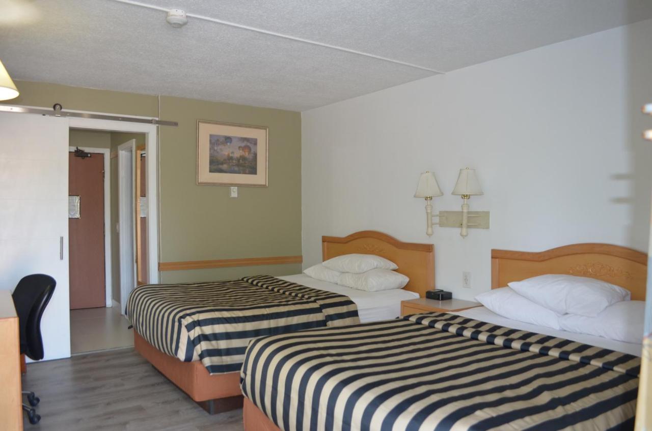 Canadas Best Value Inn & Suites-Castlegar Esterno foto