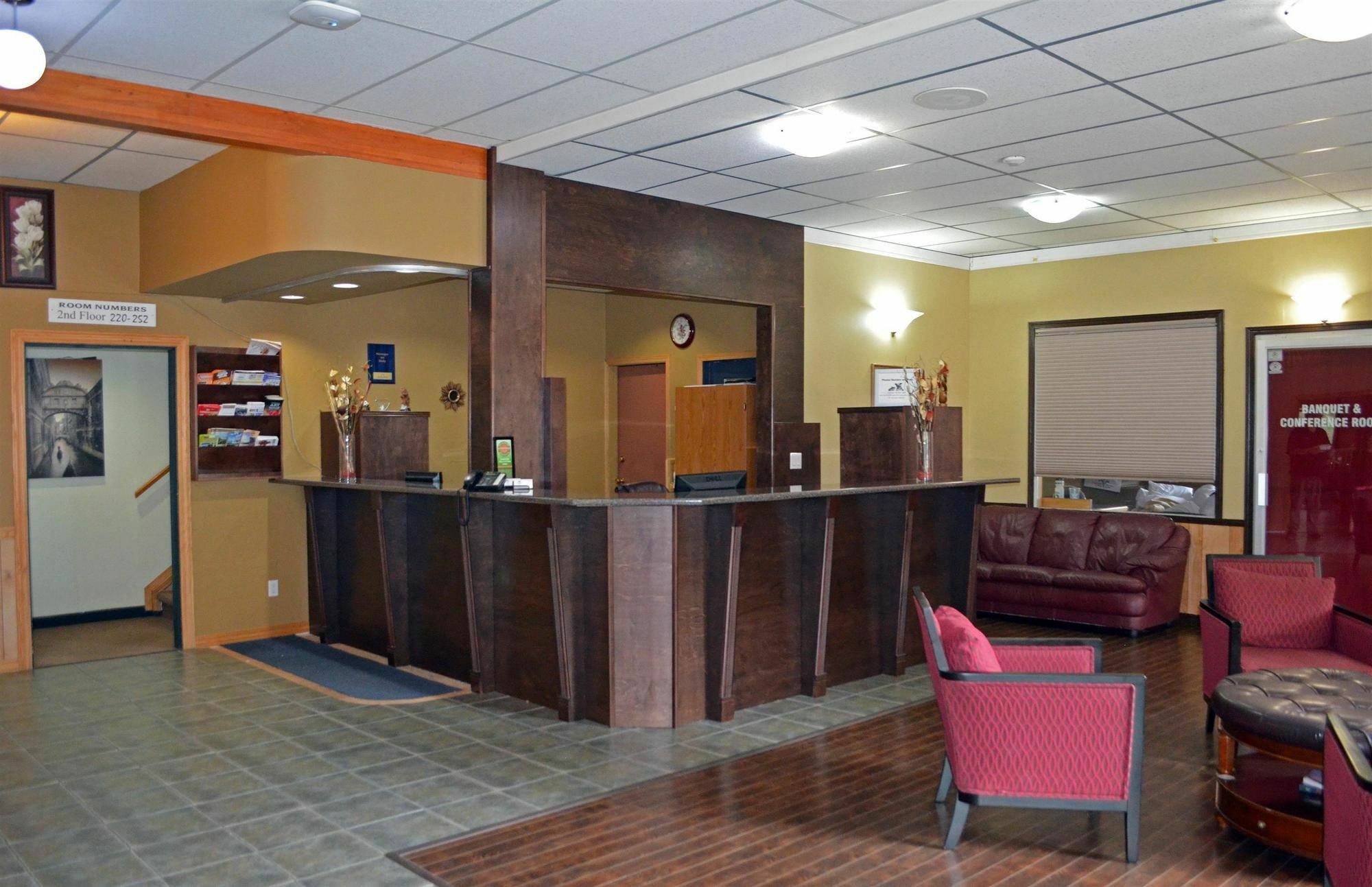 Canadas Best Value Inn & Suites-Castlegar Esterno foto