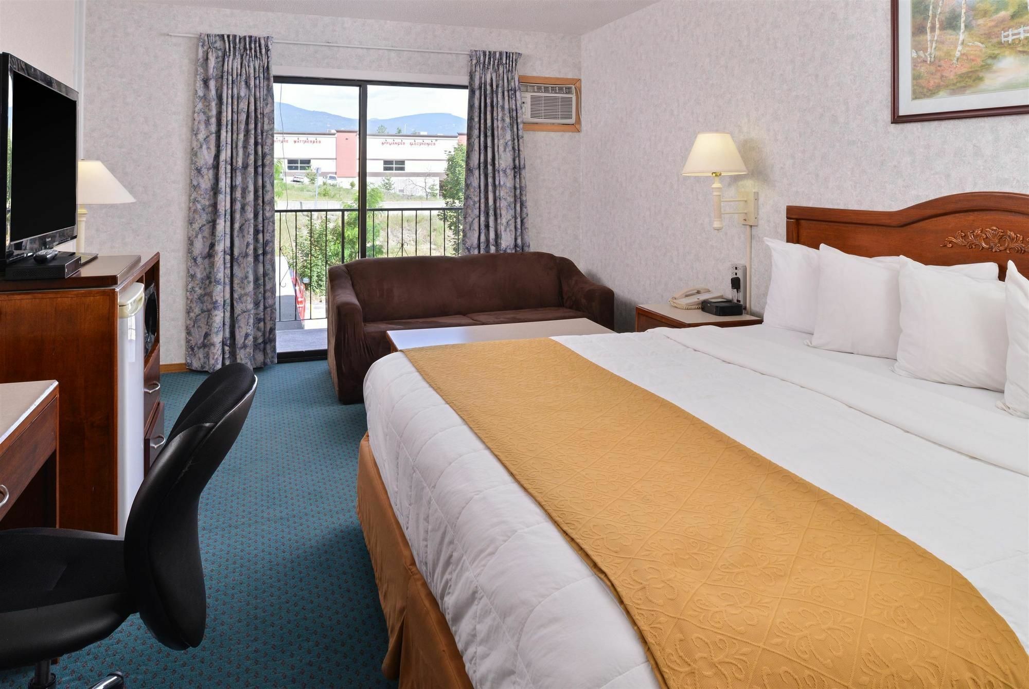 Canadas Best Value Inn & Suites-Castlegar Esterno foto